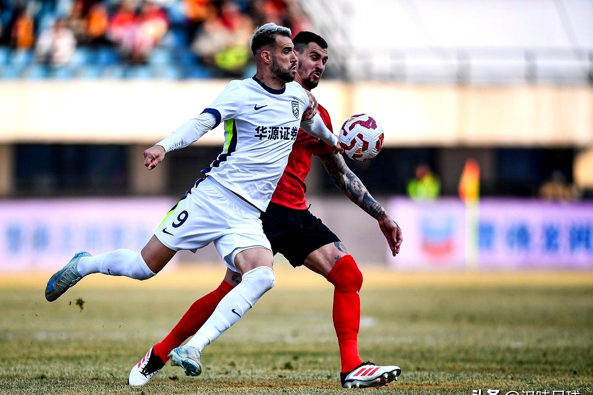 AYX Esports-关键时刻亚冠焦点战，武汉三镇队长鼓劲，气氛紧张，轮换策略成焦点的简单介绍